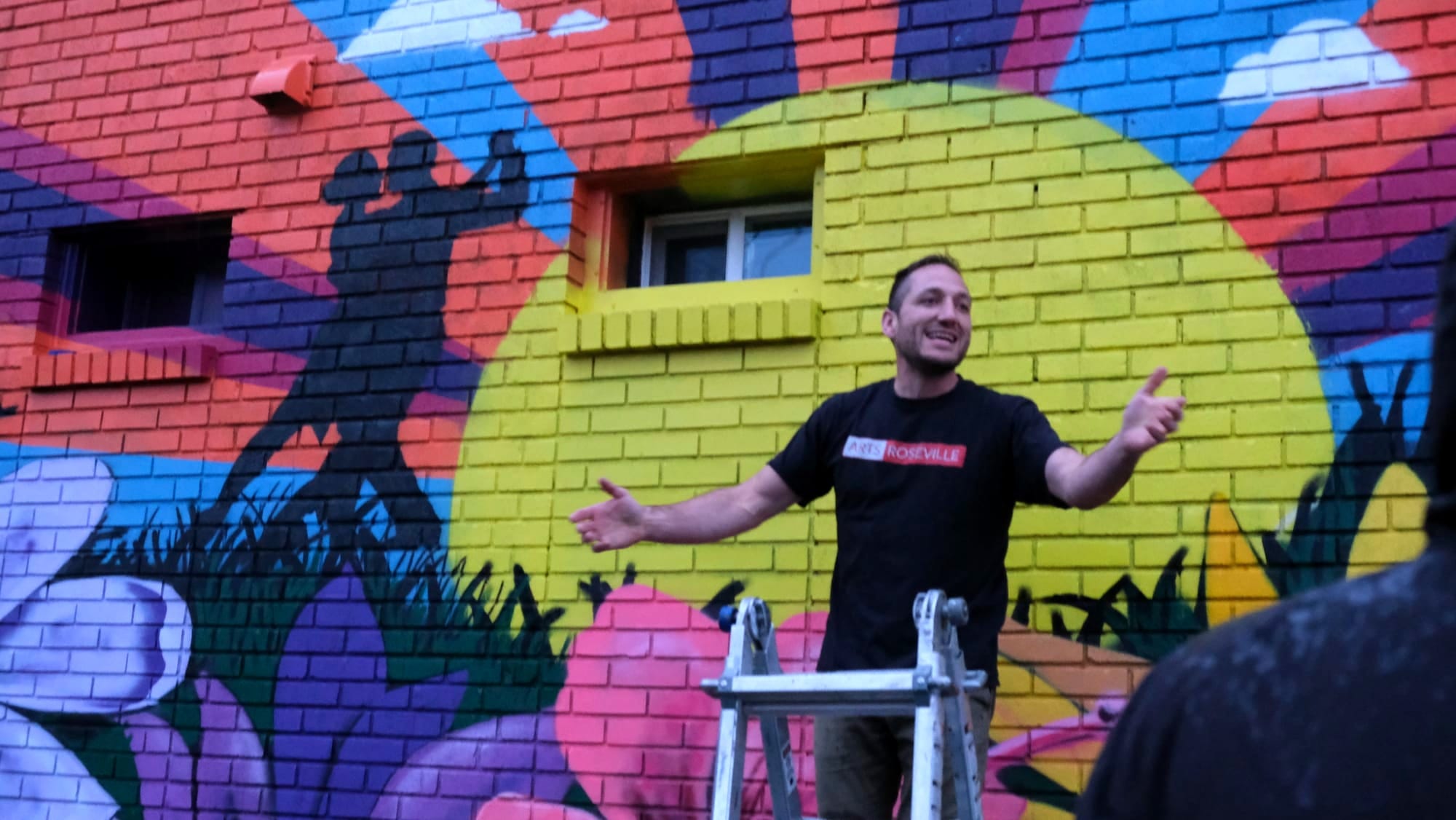 Community shines bright in new Roseville mural